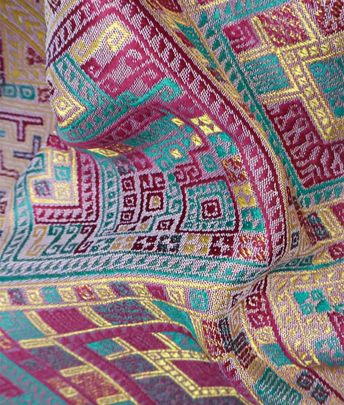 Sidenliknande polyester jacquardtyg för thailändska Pha Sinh Sarong